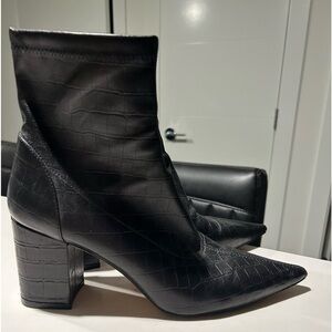 Stewart Weitzman ankle boots 9 1/2 Black